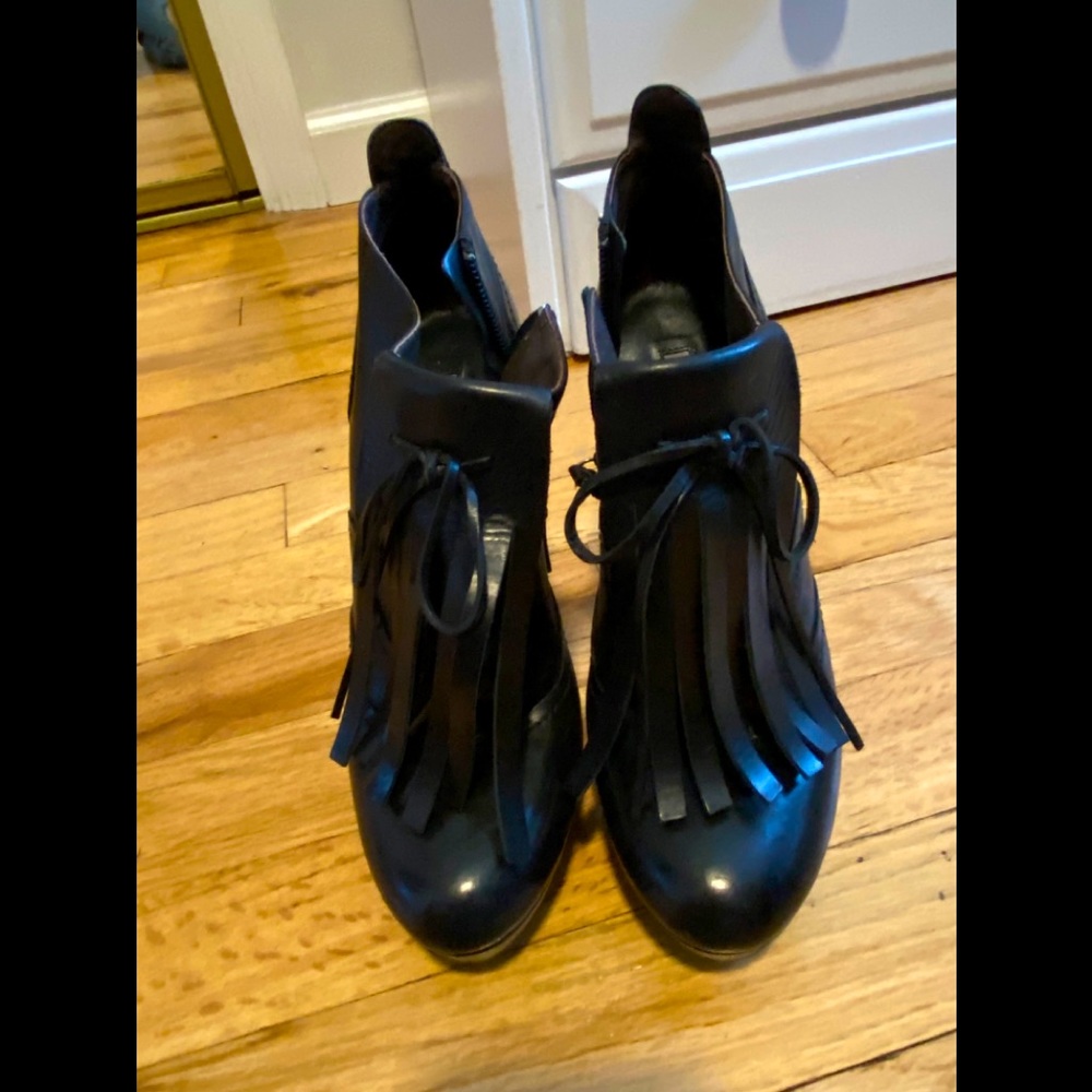 Vera Wang heels 6